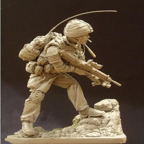 Resin Figure 1/16 modern man stand with base Model Unassambled Unpainted Figure Building Kit