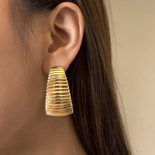 TARCLIY Exaggerated Punk Metallic Stripe C-Shaped Ear Buckle Geometric Metal Trendy Hip-Hop Women Fashion Hoop Earring Jewelry
