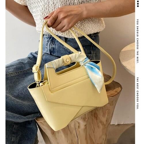 Bag Womens New 2021 Designer Women Handbags Luxury Fashion Shoulder Crossbody Bags French Style Trend Silk Sarf Totes Bag