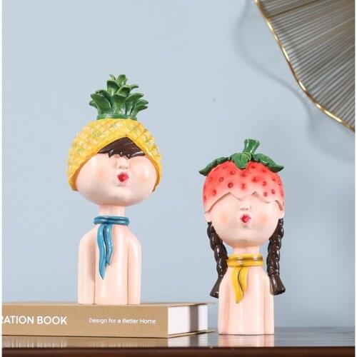 ABSTRACT FRUIT LOVERS DOLLS FIGURINE PINEAPPLE STRAWBERRY FIGURE ART SCULPTURE DECORATION RESIN CRAFT NORDIC HOME DECOR R4577