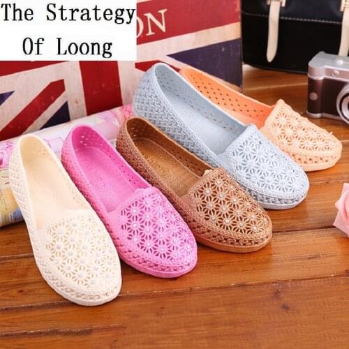 Women Cut Out Crystal Flat Heels Closed Toe Summer Shoes New Arrival Lady Cutout Breathable Jelly Shoes Sandals 20180608