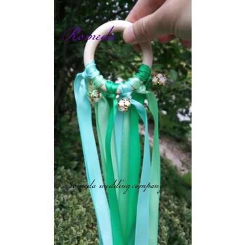 2017 Top Design 3pcs Colorfull Bell Green Color Stain ribbon Wooden Ring Waldorf Ribbon With Nice Bell Hand Kite Toy