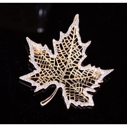 Fashion Vintage Maple Leaf Brooches for Women Elegant Creative Plant Pin Jacket Suit Zircon Brooch Female Accessories Corsage
