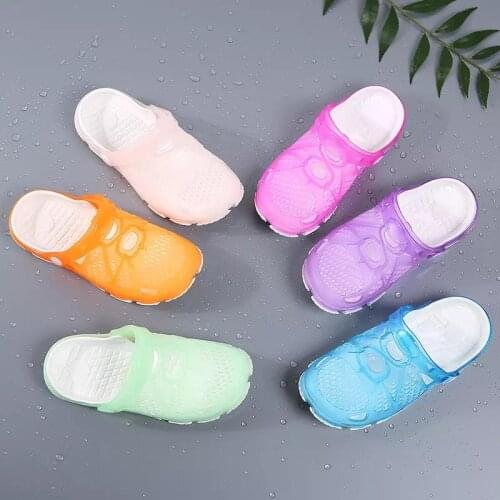 Womens Summer Sandals Dual Purpose Slippers Hole Shoes Breathable Antiskid Beach Shoes Nurse Shoes Many Colors Big Size 36-41