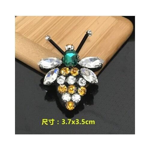 Bee 3.7*3.5cm rhinestone beaded patches embroidered fabric sew on patch applique jacket patches for clothes parches para la ropa