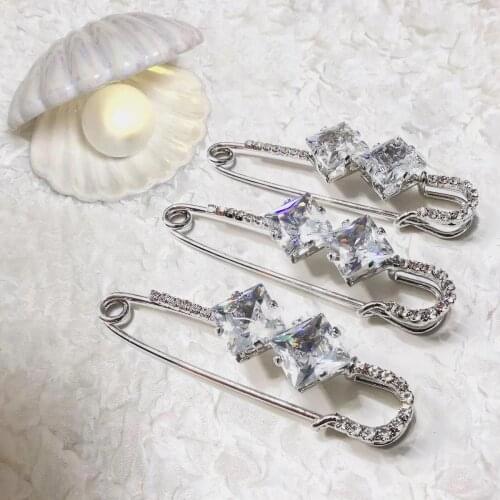 1pcs Fashion Rhinestone Buckle Pin Cute Decorative Buckle for Women Cardigan Scarf Hat Clothes Bag Shoes DIY Finding Accessories