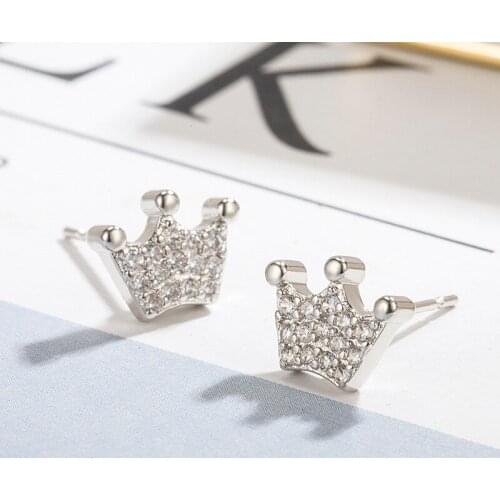 The New Korean Version Of the Crown Shape Retro Earrings Inlaid Zircon Electroplating Fashion Exquisite Earrings Womens Four Se
