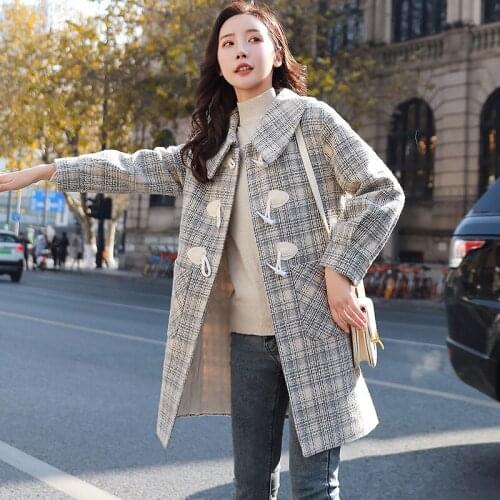 Womens woolen coat womens mid-length 2020 autumn and winter horn button plaid loose coat