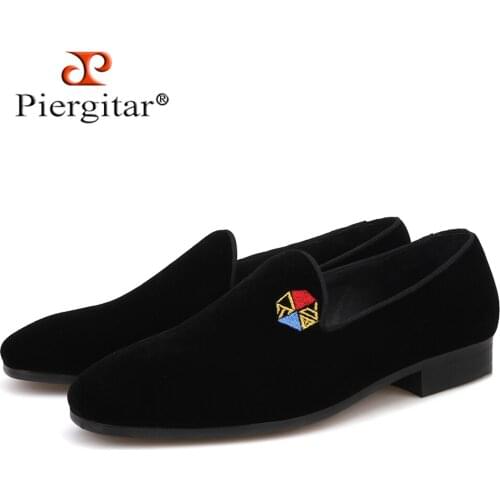 Piergitar 2019 new style men loafers with small face embroidery handmade men velvet shoes party and wedding men smoking slippers