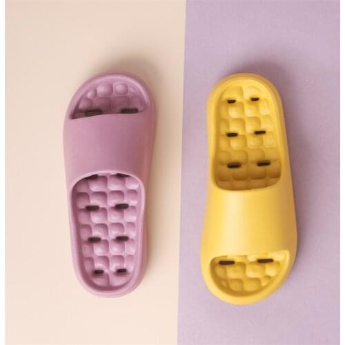 2021 new men slippers slides hollow thick-soled bath slippers indoor summer bathroom Platform slippers women Anti-slip Shoes