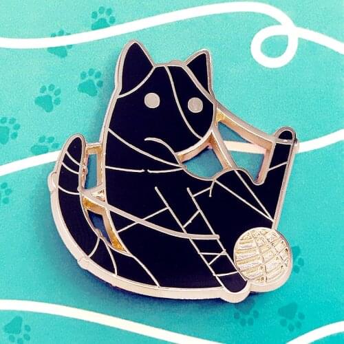 Black Cat Plays with Yarn Ball Enamel Brooch Pin Backpack Hat Bag Lapel Pins Badges Women Mens Fashion Jewelry Accessories