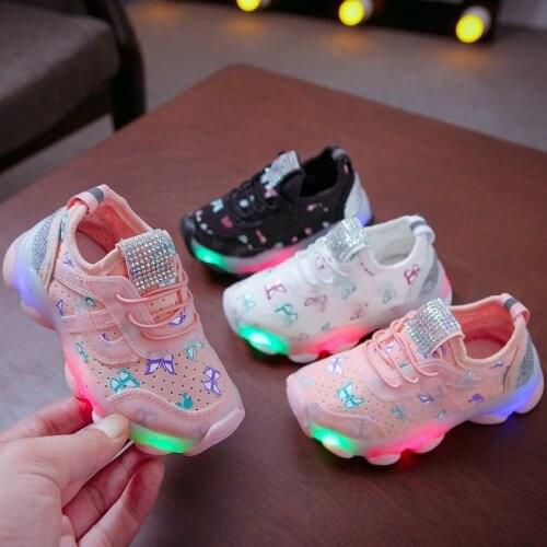 Kids shoes 2021 new spring and summer childrens shoes light shoes flashing light shoes LED boys and girls sports luminous shoes