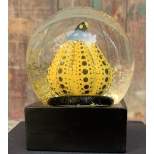 SCULPTURE STATUE YAYOI KUSAMA WAVE POINT PUMPKIN CRYSTAL BALL CREATIVE LIVING ROOM TV CABINET STREET ART RESIN ART&CRAFT