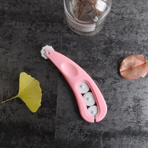4 Wheels Fondant Embosser Cutter Icing DIY Stitching Cake Decoration Tools