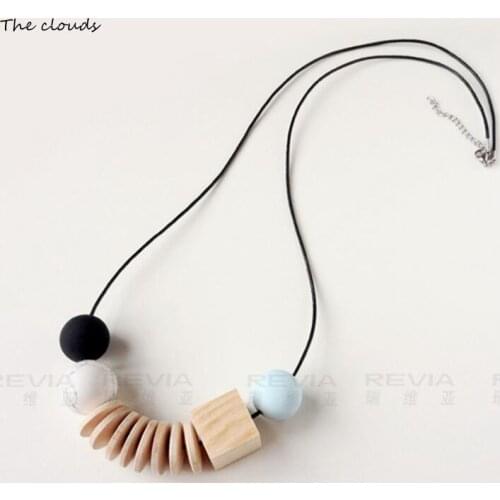 EManco Fashion Minimalist Geometric Ethnic Statement Choker Necklace Women Rope Black and White Wood Beads Brand Jewelry 2017