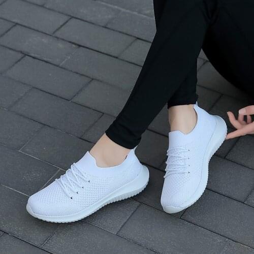 Large Size Round Toe Flying Woven Lightweight Daily Casual Breathable Running Shoes Sports Spring 2021 The New