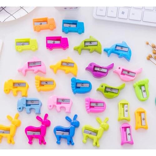 4 Pcs/lot Cartoon Pencil Sharpener Kawaii Manual Plastic Animal Cutter Knife Piece Office Gift School Students Style Optional