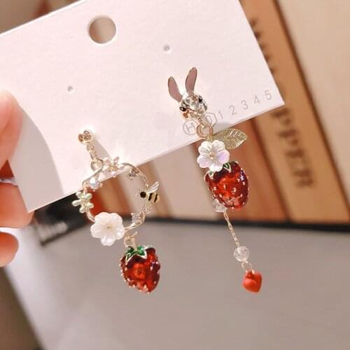 Sweet Romantic Cute Rabbit Strawberry Wreath Asymmetry Earrings For Women Elegant 2021 New Flowers Long Pendant Drop Ear Jewelry