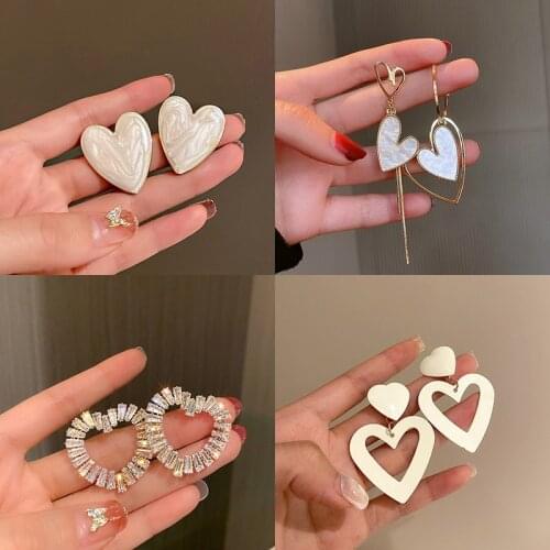 Origin Summer Korean Fashion Love Heart Rhinestone Dangle Earring for Women Hollow Enamel Asymmetric Metallic Earring Jewelry