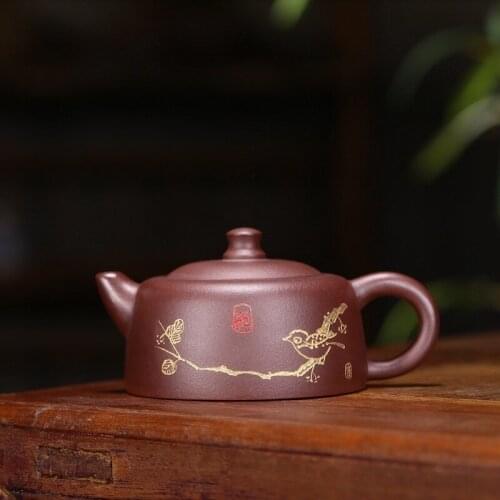 Yixing are recommended by the manual ores in the mud pit bar top artists Zhou Chengyi make the teapot