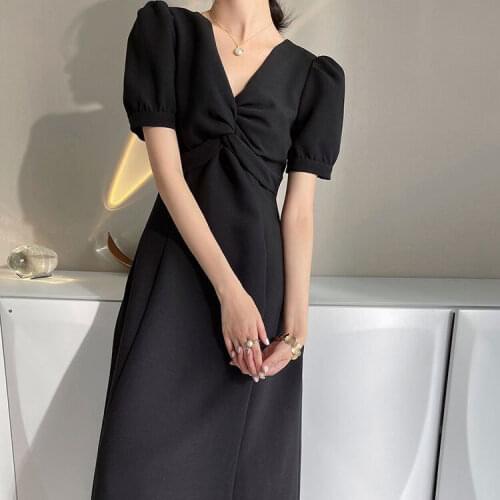 2021 Summer New Long Dress Elegant Hepburn Style V-neck Black Dress Design Twisted Bubble Sleeve White Dress