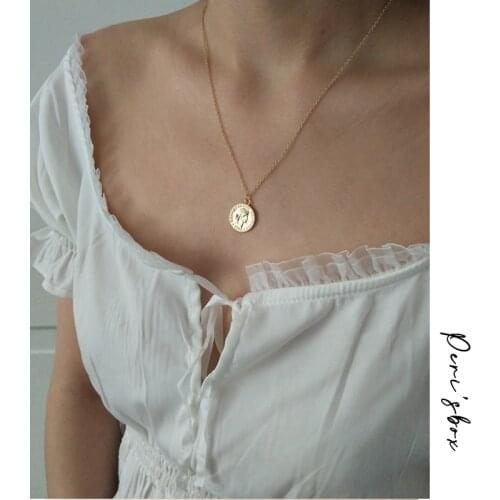 Perisbox Gold Silver Color Round Coin Pendant Necklace for Women Simple Portrait Charm Necklace Dainty Layering Necklaces Gifts
