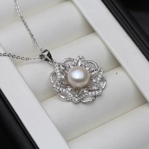 You Noble Pearl Necklaces For Women