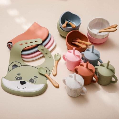 5 Pcs/Set Baby Silicone Feeding Bibs Bowl Spoon Fork Tableware Non-slip Childrens Suction Plate BPA Free Baby Plate Gift