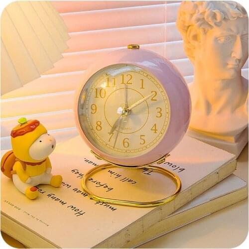 Nordic Minimalist Clock Retro Style Metal Alarm Clock Round Desktop Bedside Creative Silent Alarm Clocks Desktop Decoration