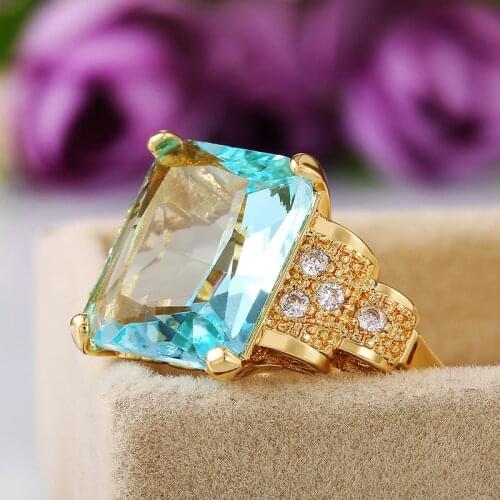 Huitan Gorgeous Big Square Stone Women Finger Rings for Wedding Party Gold Color Noble Accessories Elegant Female Trendy Jewelry