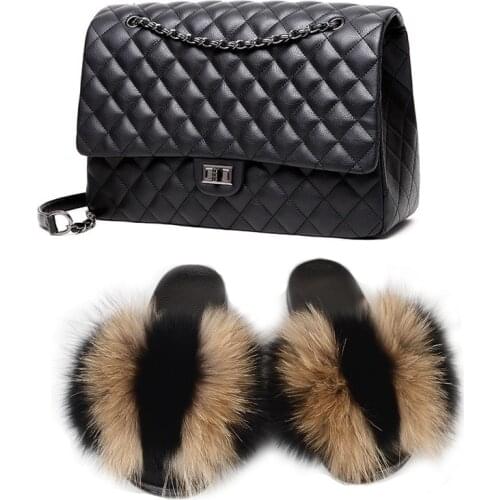 New Women Fluffly Fur Slippers Match Large Capacity Travel Graffiti Shopping Bag Fashion Luxurious Fur Slides Qulaity Handbag