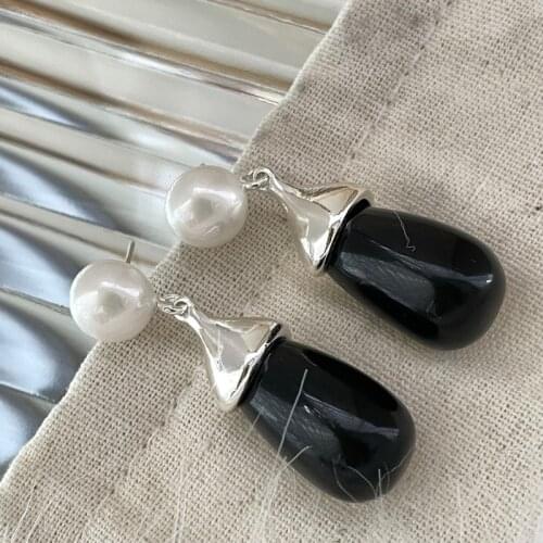 French Chinese and ancient temperament goddess accessories retro earrings pearl black texture