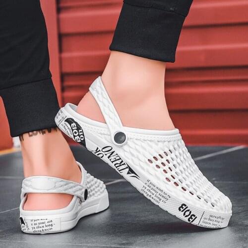 Summer New Mens Clogs Sandals EVA Lightweight Beach Slippers Non-slip Mule Men Garden Clog Sandals Men Casual Slippers