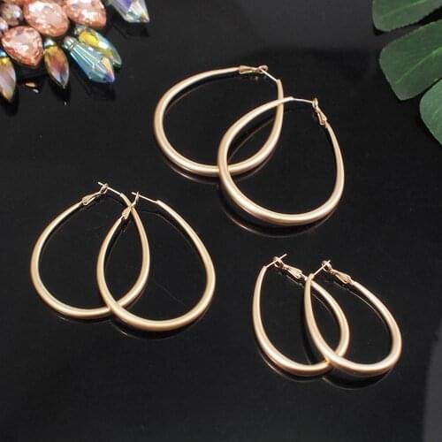 MATTE GOLD Color Big Hoop Earrings Optional For Women 3 Size Copper Alloy Oval Earrings Statement Fashion Jewelry UKMOC