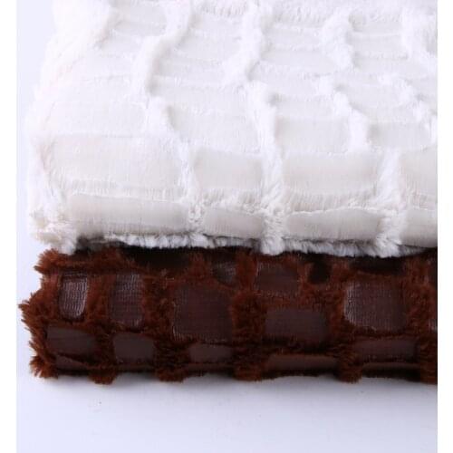 Polyester Pvt compacting glue compacting fake wool short plush compacting glue fashion knitted fabric