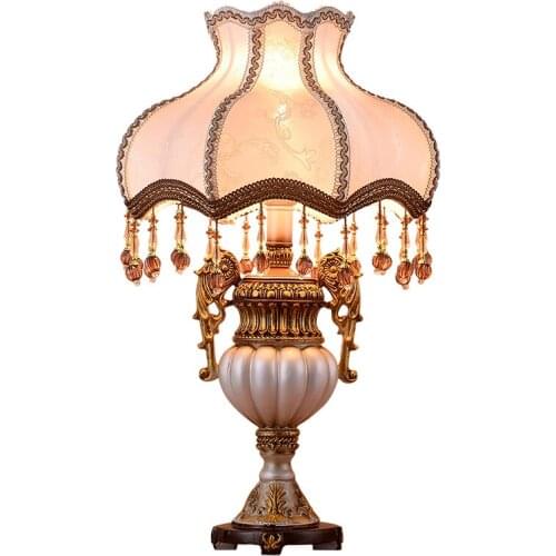 Vintage European Country Resin Fabric Led E27 Table Lamp for Foyer Bedroom Hotel Study Carved Rural Deask Reading Light 2374