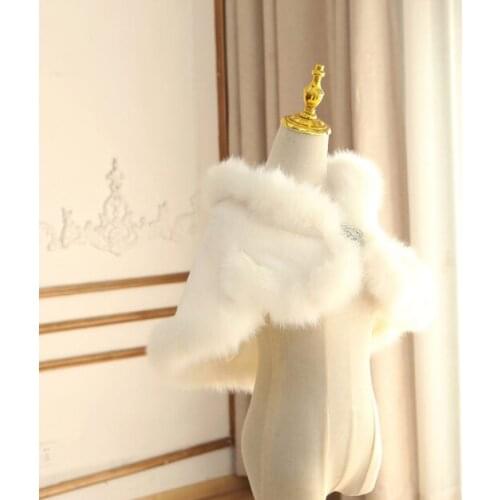 Soft Ivory Flower Girl Faux Fur Shawl Winter Wrap for little Girls Faux Fur Stole for Flower Girls Wedding Wrap for Girls Childr