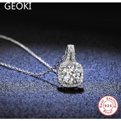 Geoki 925 Sterling Silver 1 Ct Peferct Cut Diamond Test D Color VVS1 Moissanite Pendant Necklace Luxury Wedding Chain Jewelry