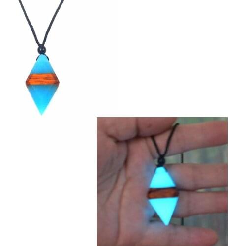 Fashion necklace, retro wood resin with jewelry, light absorbing Pendant in the dark, womens and mens gifts