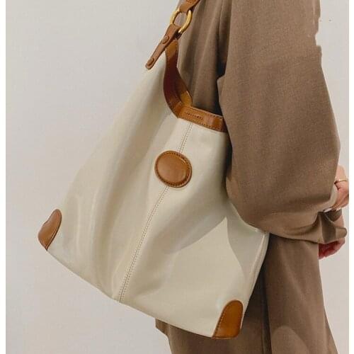 2021 Autumn New Niche Design, High-level Sense, Large-capacity One-shoulder Messenger Bag, Simple Commuter Tote Bag