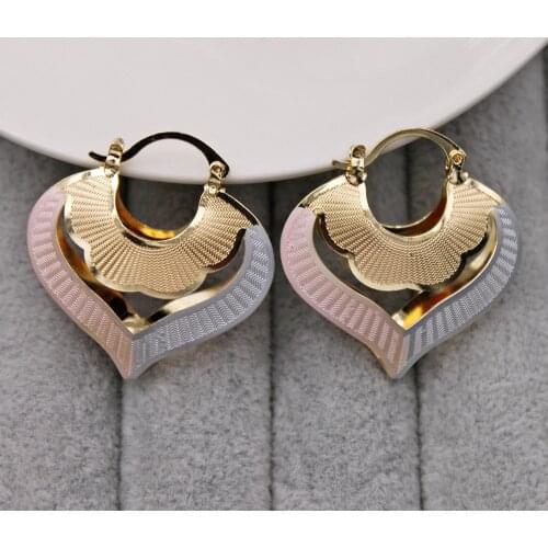 New Trendy Statement Hoop Earrings for Women Gold Color Heart Earring Luxury Jewelry for Wedding Anniversary Gift