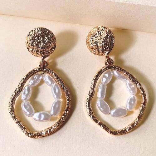 New Irregular Pearl Pendant Earring Fashion Metal Robot Golden Geometric Drop Earring Pearl Gift Jewelry Wedding Jewelry