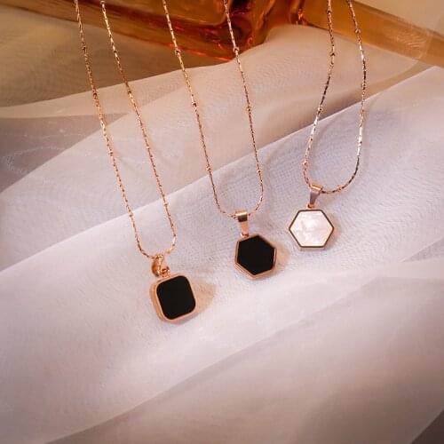 Titanium Steel Necklace Female New Fashion Star Temperament All-match Clavicle Chain Korean Rose Gold Necklace Girl Ornament