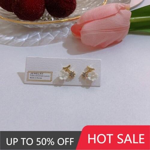 2021 Summer New Fashion Flower Earrings Trendy Elegant Stud Earrings Romantic Jewelry Female Delicate Simplicity Ear Studs Gift
