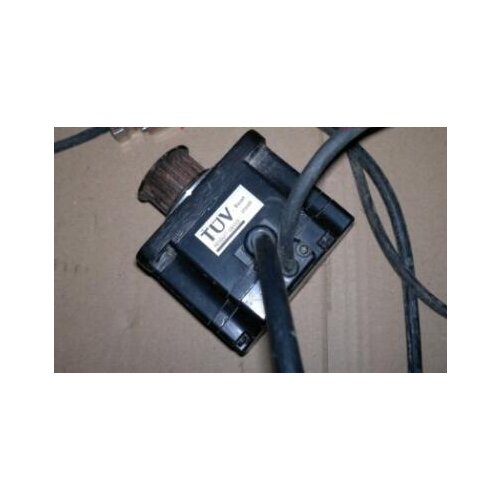 SGMP-02V314T SERVO MOTOR , used in good condition . 80% appearance new , good working , free shipping