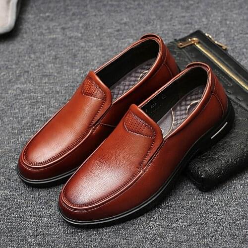 Tops para mens causal hot fashion white breathable casual mens summer Light spring 2020 informales slip sapatos black leather