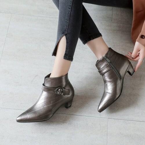Lady Spring Autumn Zipper Short Boots Fashion Belt Buckle Pointed Toe Rider Boots Winter Comfort Low-Heel Large Size Women Shoes