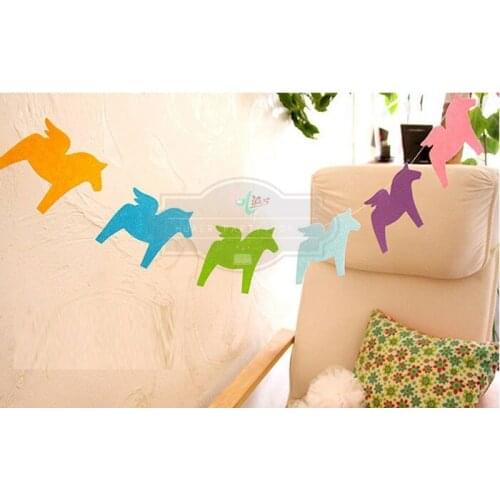 1 set/fashion non-woven felt fabric colored horse hanging decor/party flag for boys girls/circle flag/colored gift