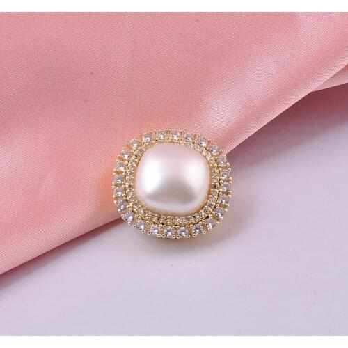 High-end Metal Magnet Brooches Crystal Rhinestone Pearl Hijab Pins Shirt Scarf Buckle Fashion Jewelry for Women Accessories