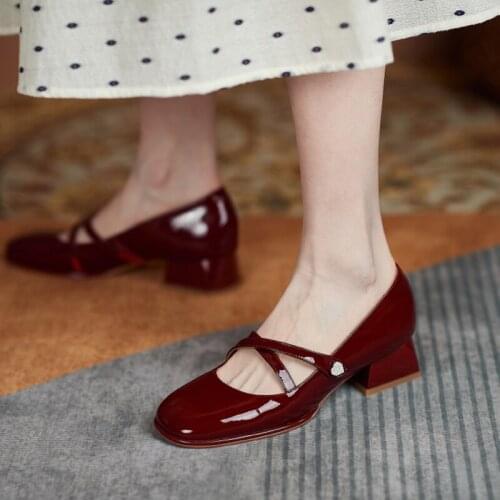 Cow Patent Leather High Heels Shoes Women Med Heel Rhinestone Decoration Pretty Girls Dating Slip on Charming Women Pumps